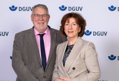 Bernhard Wagner (links) und Gabriele Axmann (rechts), die Vorsitzenden der Mitgliederversammlung der DGUV Bernhard Wagner (links) und Gabriele Axmann (rechts), die Vorsitzenden der Mitgliederversammlung der DGUV