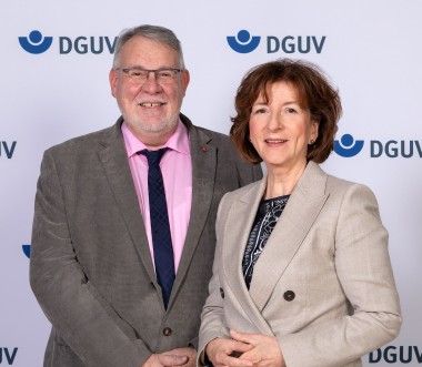 Bernhard Wagner (links) und Gabriele Axmann (rechts), die Vorsitzenden der Mitgliederversammlung der DGUV Bernhard Wagner (links) und Gabriele Axmann (rechts), die Vorsitzenden der Mitgliederversammlung der DGUV